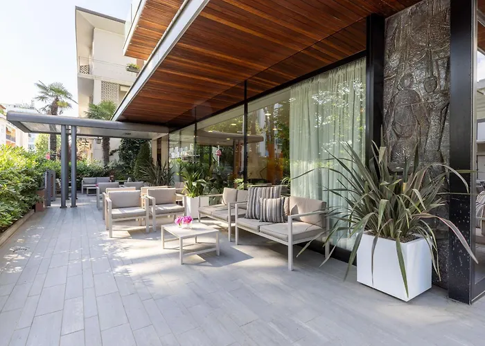 Hotel con piscina: Hotel Adriatica